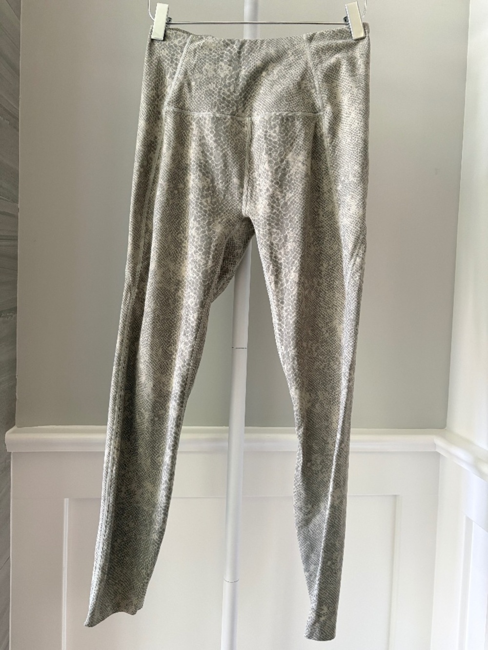Varley Let’s Go Running Leggings Sage Noise Snake Size Small